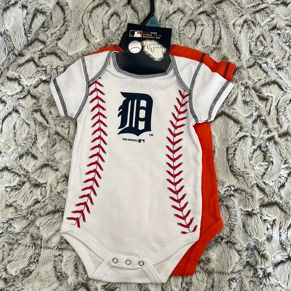Detroit Tigers Onesies size 12M